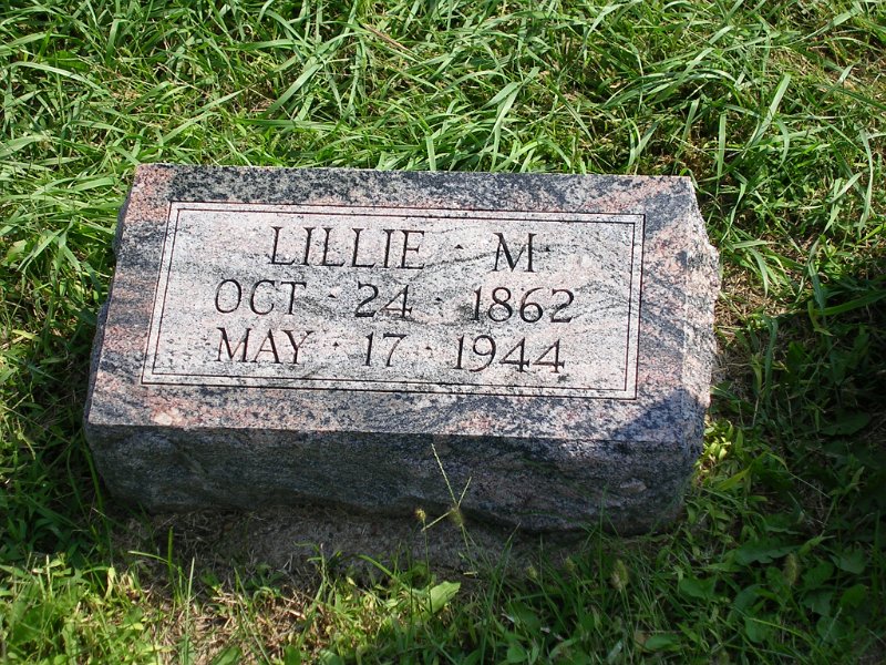 Lillie M. Lyon Grave Photo